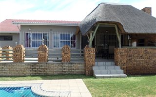 4 Bedroom House in Brackendowns