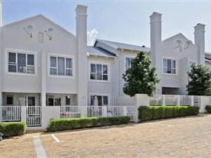3 Bed Duplex in Paulshof