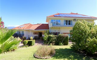 6 Bedroom House in Monte Sereno