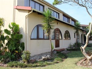 2 Bed Apartment in Port Edward