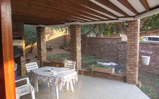 3 Bedroom Duet in Moreleta Park