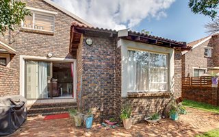 2 Bedroom Townhouse in Weltevreden Park
