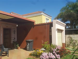2 Bed House in Eloffsdal