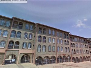 2 Bed Apartment in Florida Lake