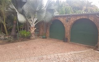 3 Bedroom House in Tileba