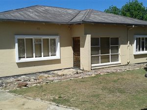 4 Bed House in Kroonheuwel