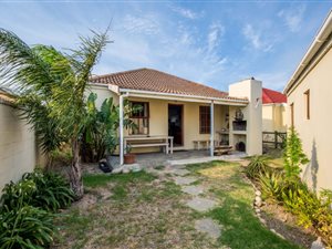 2 Bed House in Whispering Pines