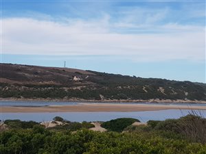 926 m² Land available in Gouritsmond