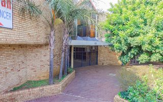 1204 m² Commercial space in Edendale