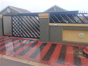 4 Bed House in Mahube Valley