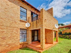 2 Bed Apartment in Wilgeheuwel