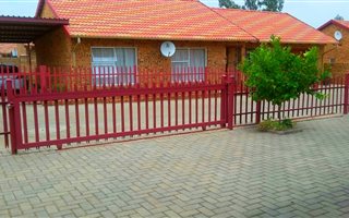 2 Bedroom House in Riversdale