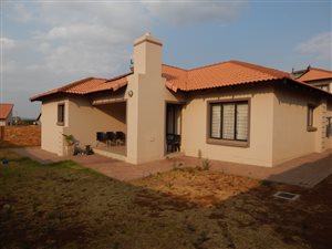 3 Bed House in Monavoni