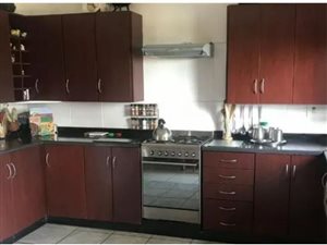 5 Bed House in Sunningdale