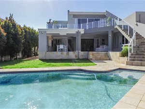 5 Bed House in Beacon Bay