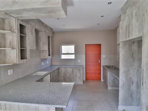 4 Bed House in Ninapark