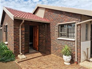 4 Bed House in Dobsonville