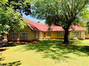 5 Bed House in Larrendale