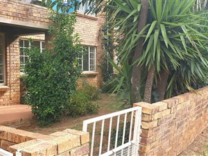 2 Bed Townhouse in Highveld