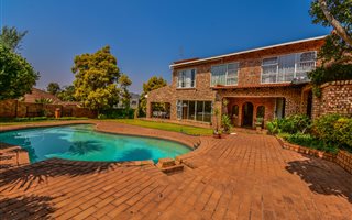 4 Bedroom House in Eldoraigne