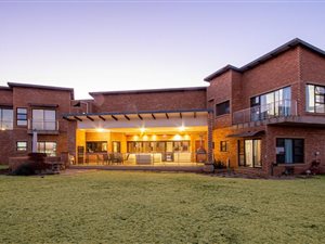 5 Bed House in Sterkfontein and surrounds