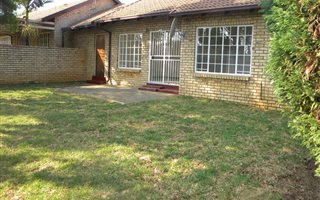 2 Bedroom House in Die Wilgers