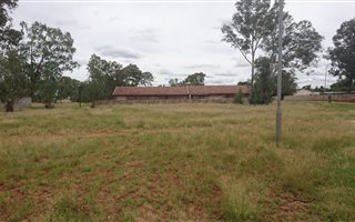 929 m² Land available in Welverdiend