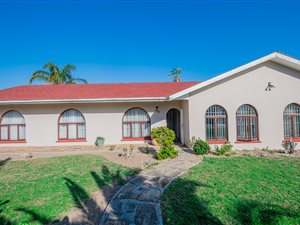 4 Bed House in Oostersee