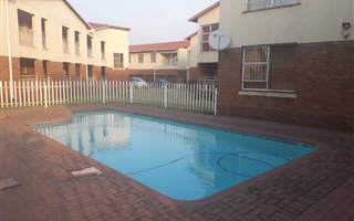 2 Bedroom Townhouse in Vanderbijlpark CE3