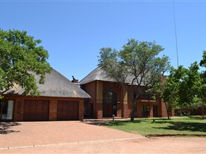 5 Bed House in Zebula Golf Estate