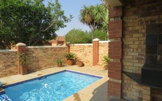 3 Bedroom Cluster in Lonehill