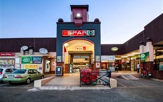2175 m² Retail Space in Weltevreden Park