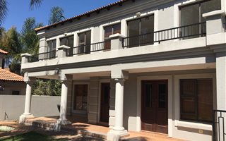 4 Bedroom House in Silver Lakes Golf Estate