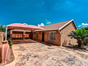 3 Bedroom House in Amberfield