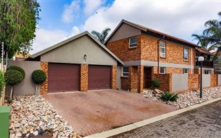 4 Bedroom Duplex in Edenglen