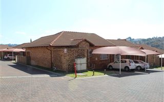 2 Bedroom Townhouse in Mondeor