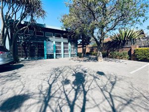 252 m² Commercial space in Die Wilgers