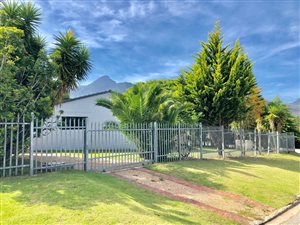 4 Bed House in Twee Rivieren