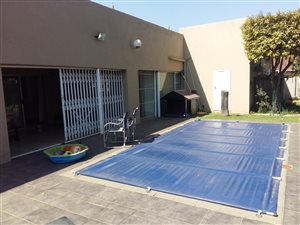 4 Bed House in Alphen Park