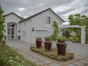 4 Bed House in Val de Vie