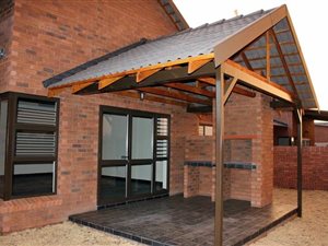 2 Bed Townhouse in Langenhoven Park