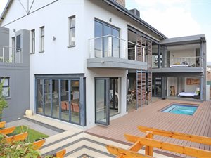 4 Bed House in Waterfall Country Village