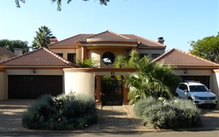 4 Bedroom House in Silver Lakes Golf Estate