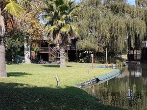 4 Bed House in Zuurfontein