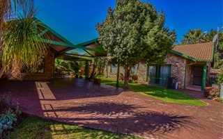 4 Bedroom House in Eldoraigne