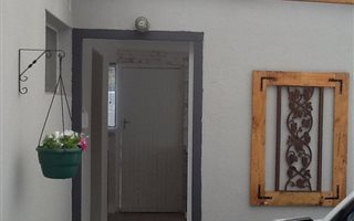 1 Bedroom House in White City