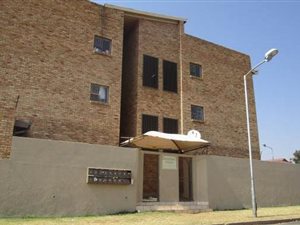 1 Bed Apartment in Krugersdorp Central