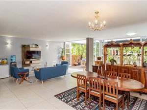 2 Bed Apartment in Benmore Gardens