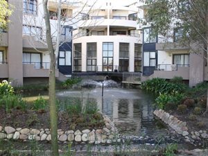 2 Bed Apartment in Somerset West Central