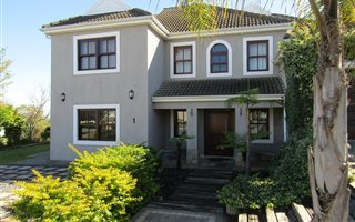 4 Bedroom House in Zevenwacht